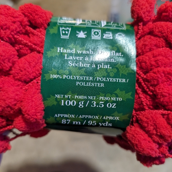 12 balls of pom-pom yarn - Picture 2 of 5